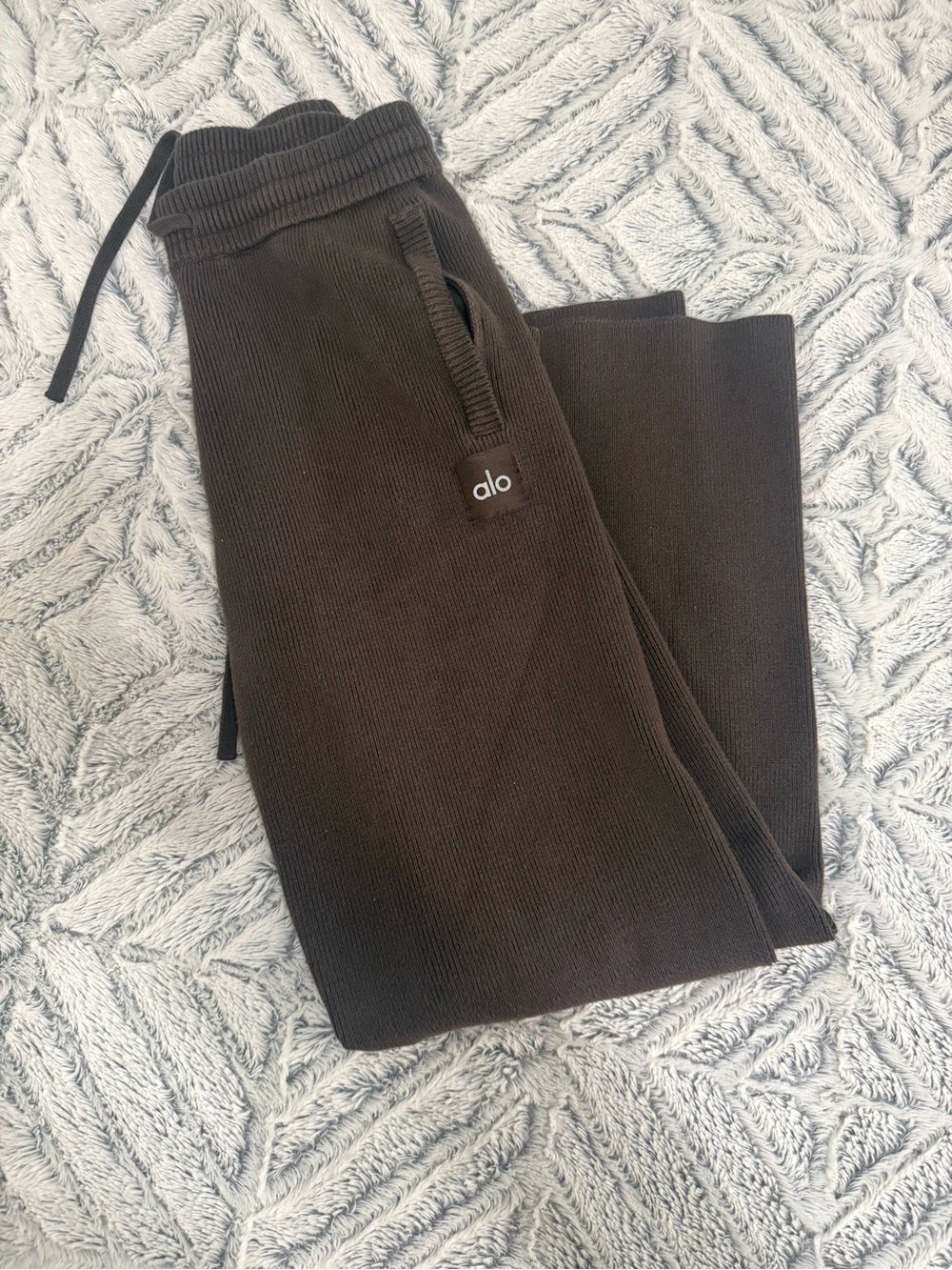 ALO Yoga Brown Ribbed Sweatpants with Drawstring